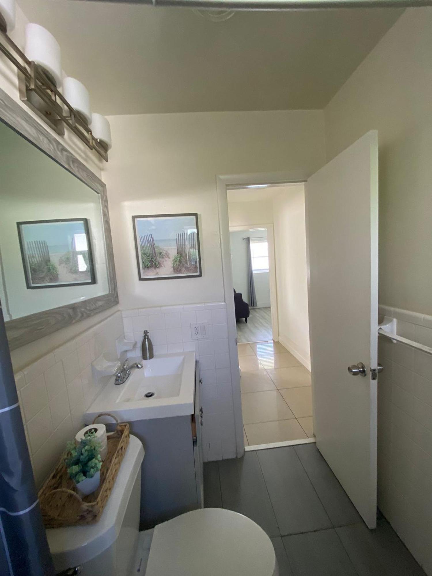 Sophisticated Dania Beach Suites Near The Beach Exterior foto